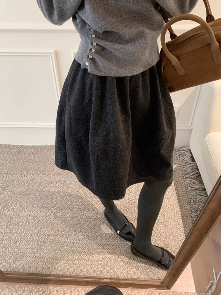 梨形身材灰色毛呢花苞裙2025年遮胯半身裙大码显瘦蓬蓬短裙