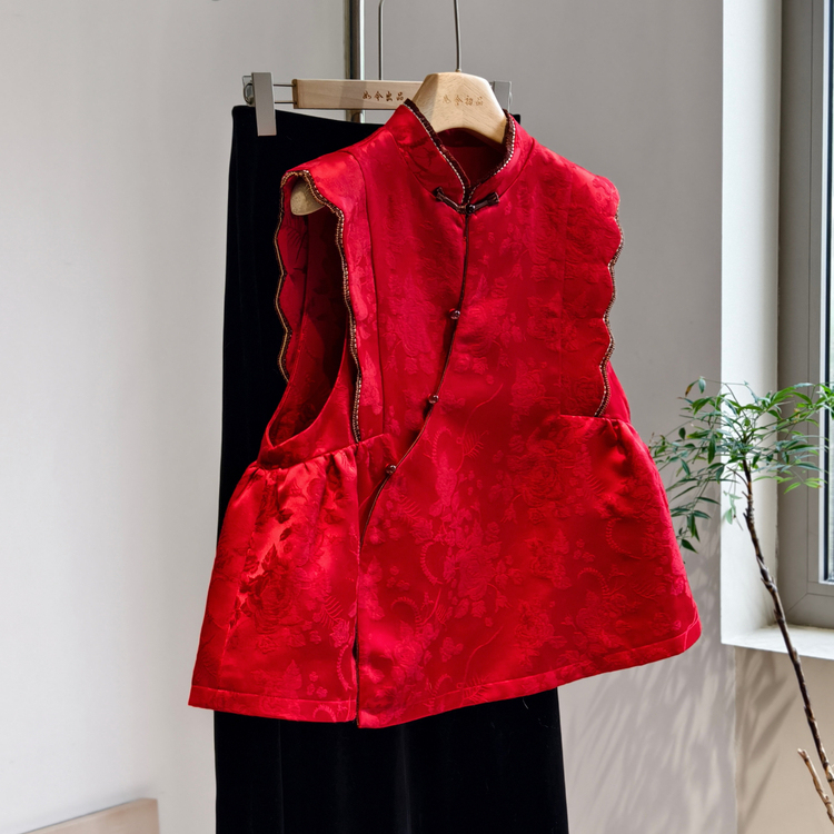 小众设计高端红色新中式夹棉马甲减龄花苞小A版外穿背心秋冬洋气