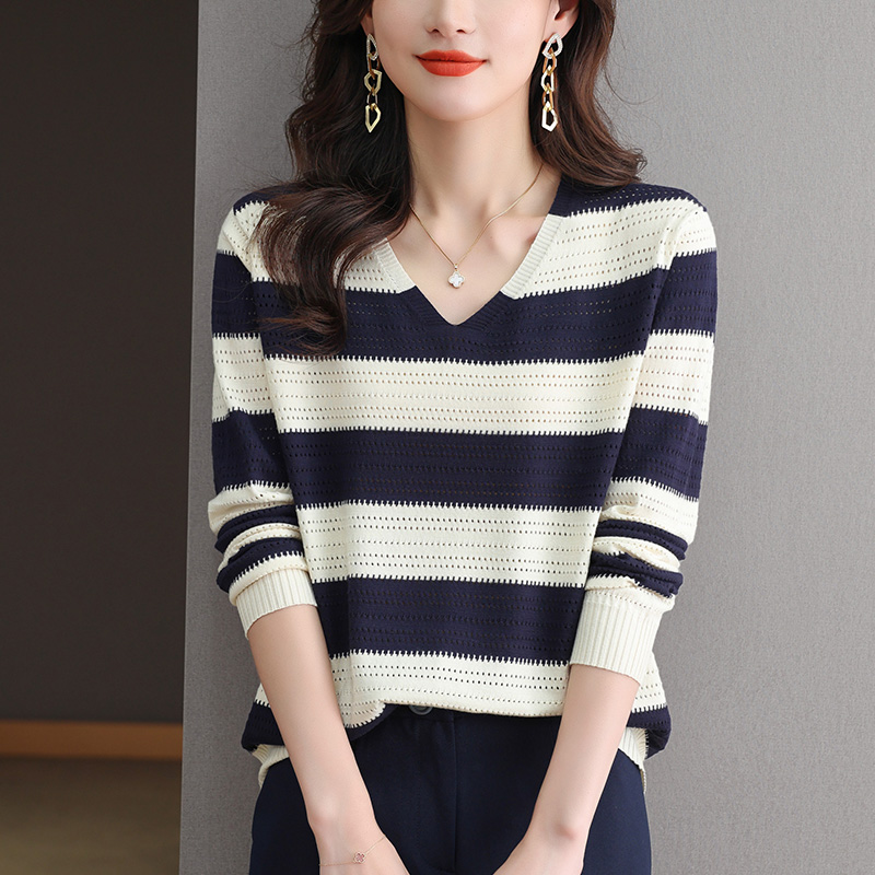 胖mm春装特大码毛衣女200斤遮肚子显瘦v领上衣春秋冰丝针织打底衫