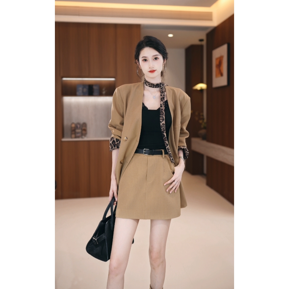 【丢丢】早秋新款高级感宽松款气质豹纹拼接西装短裙套装D53TZC3099