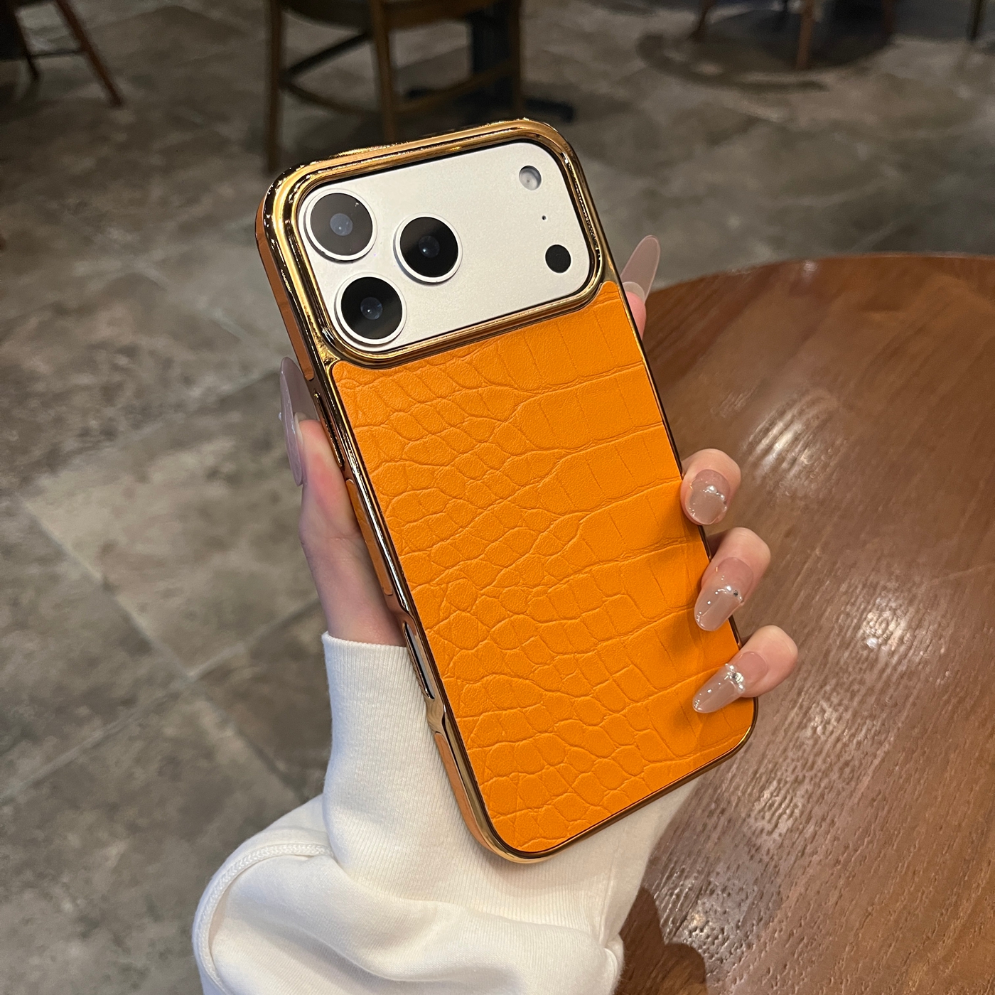 爆款橙色适用于苹果17promax手机壳新款电镀鳄鱼皮纹iPhone高级感
