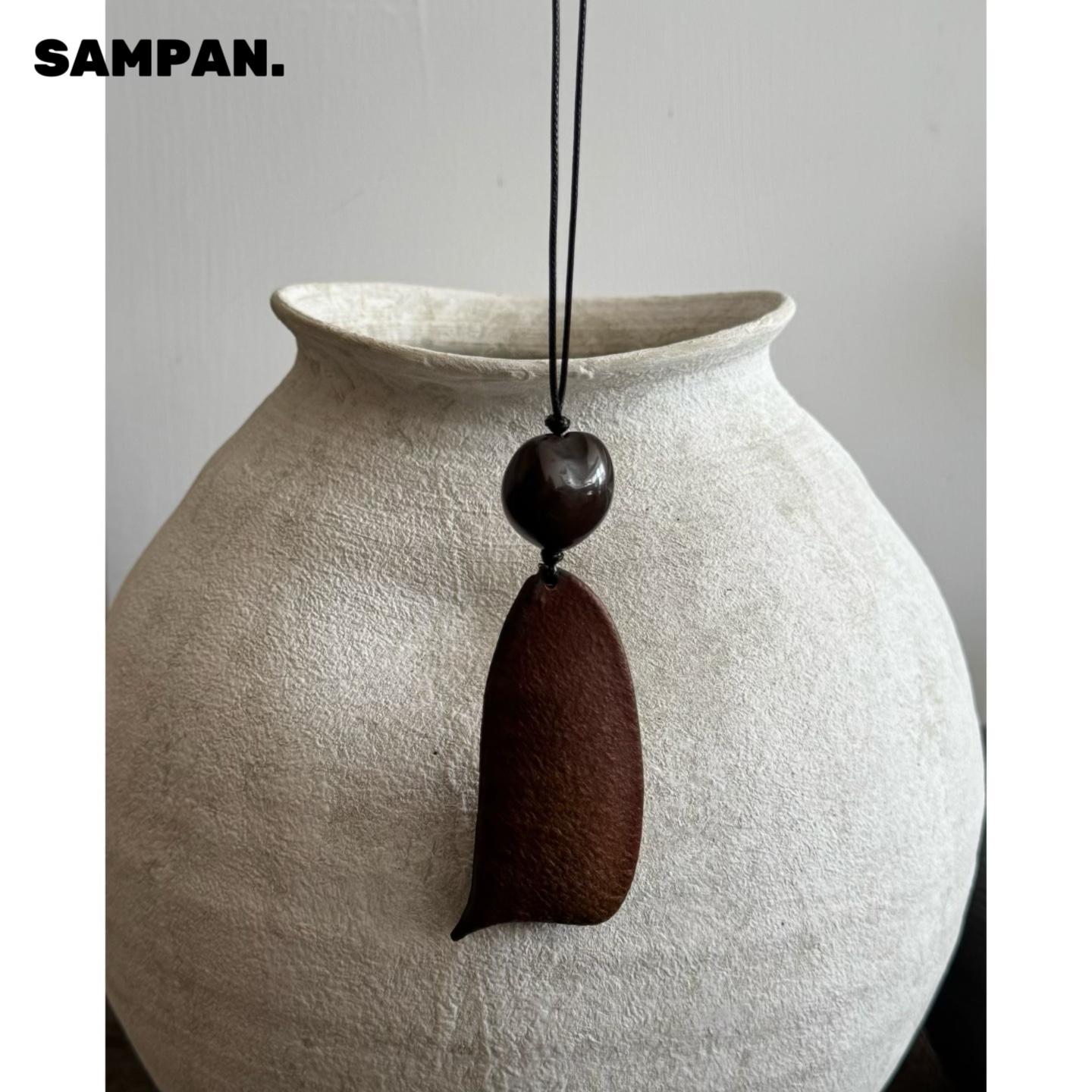 非金属皮质项链 SAMPAN果实项链轻奢高级黑绳毛衣链胸链配饰百搭