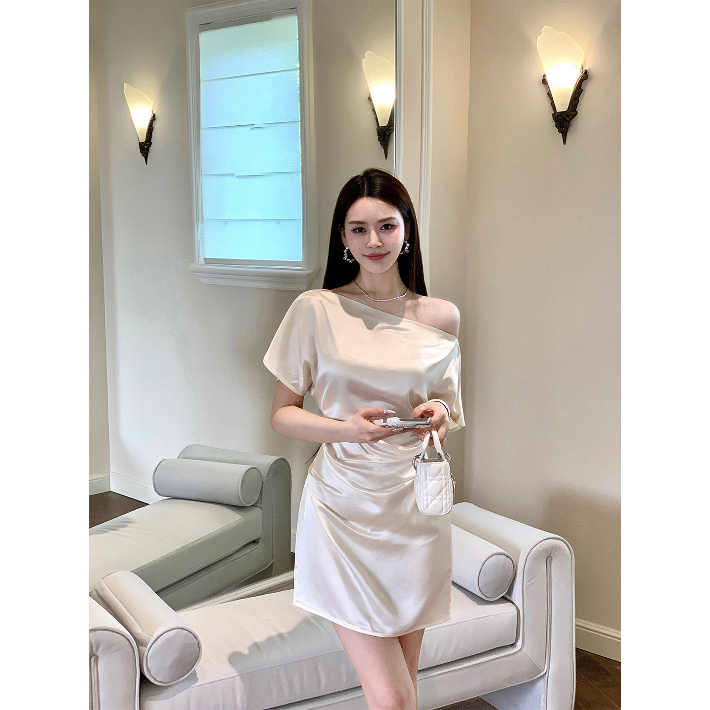 冯薪颖 【茶白月缎】连衣裙 优雅荡领捏褶醋酸夏季连衣裙 T505039