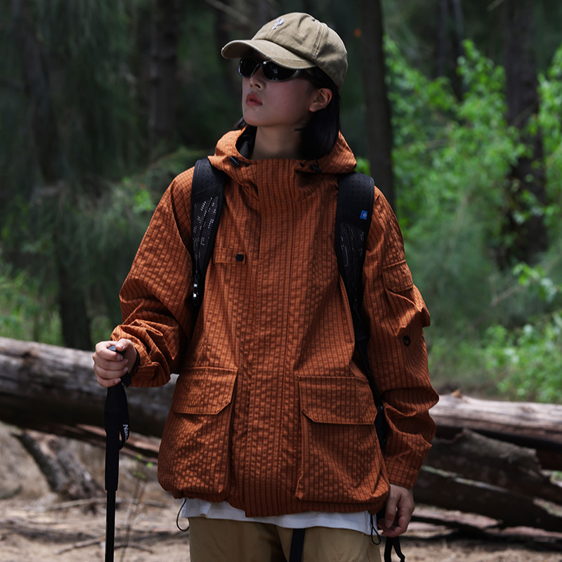 APAY春秋三防冲锋外套男女款防油抗污登山服宽松工装连帽防水夹克