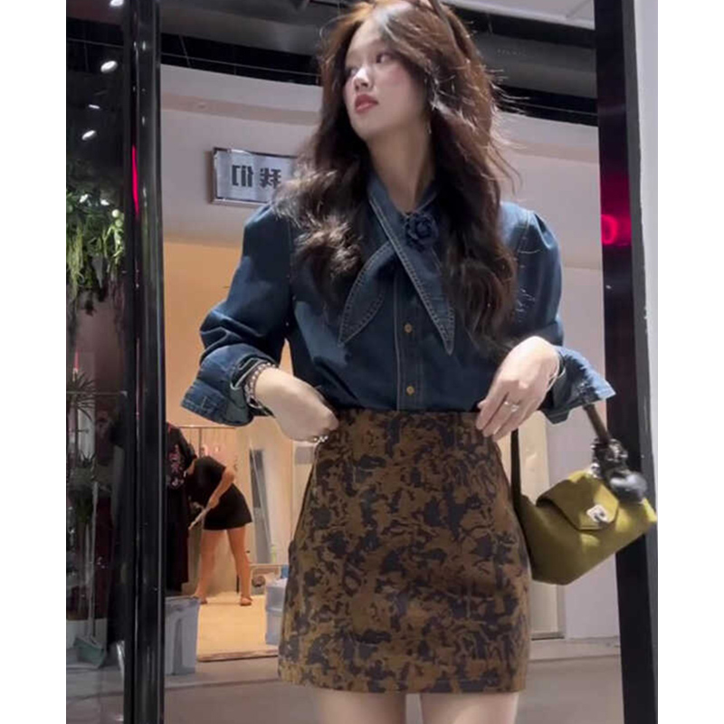 法式气质时尚花朵系带牛仔衬衫女秋季新款高级感别致漂亮宽松上衣