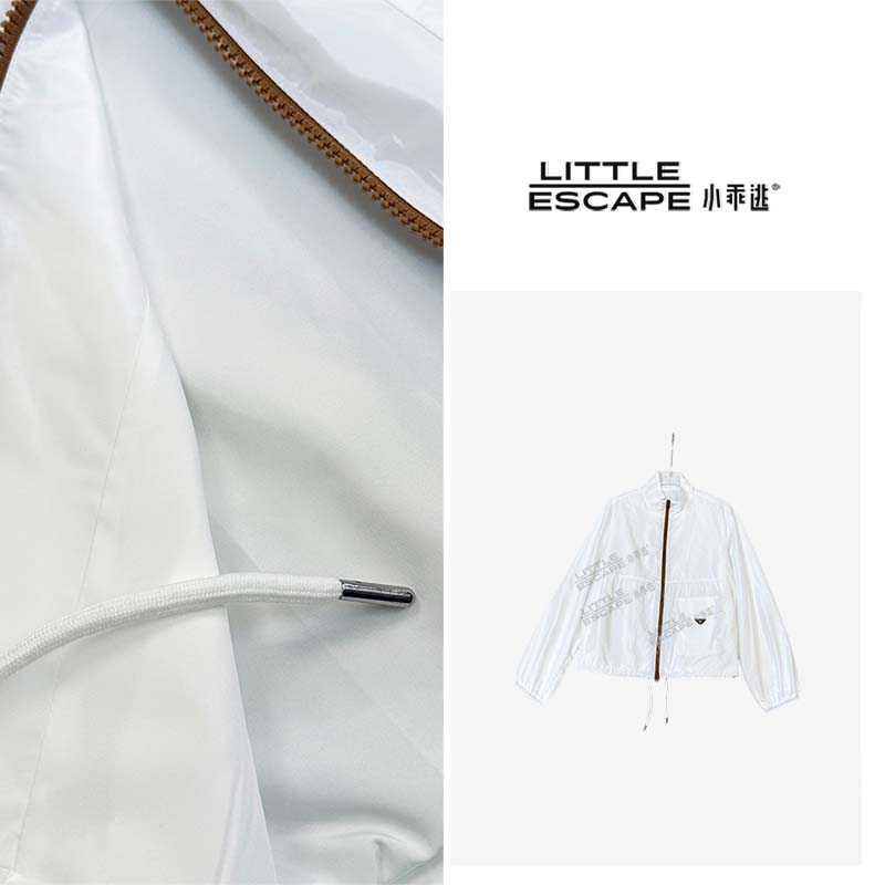小乖逃X白色外套三角卡其拉链单口袋连帽立领拉达时尚外套S25527