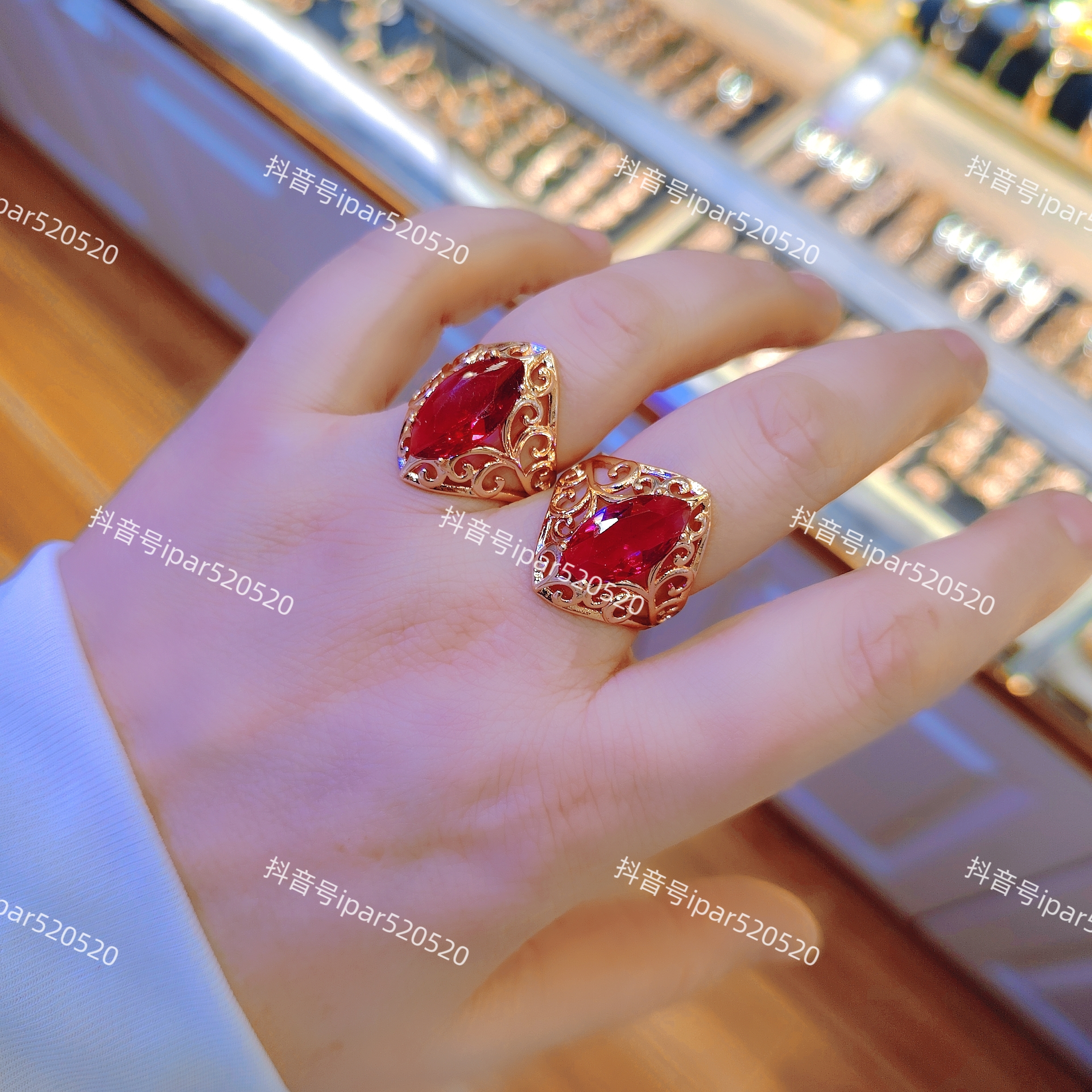 铜合金锆石戒指 小众复古时尚精致红色ins锆石眼戒指轻奢百搭简约