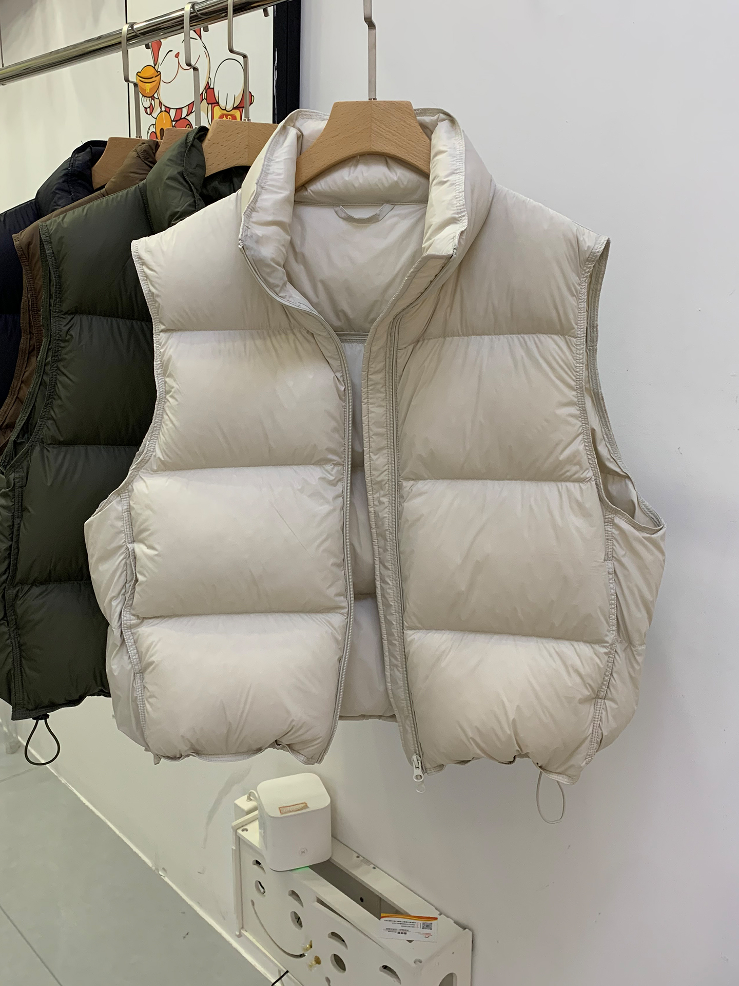 2025新款立领鸭绒直筒短款简约蓬松羽绒马夹羽绒秋冬款背心女款