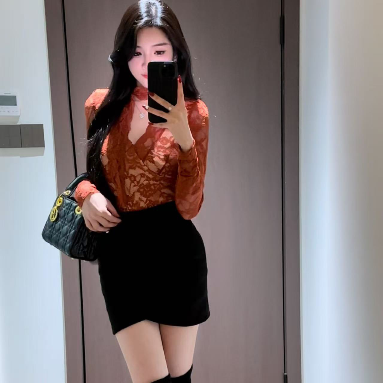 飘带v领气质蕾丝衫女别致修身显瘦长袖网红打底衫蕾丝内搭长袖