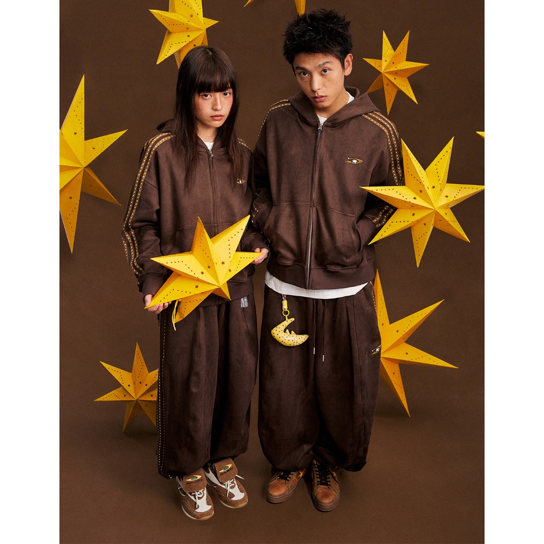 [来抖音商城双12领超级补贴]江南先生仿麂皮星星织带秋情侣套装