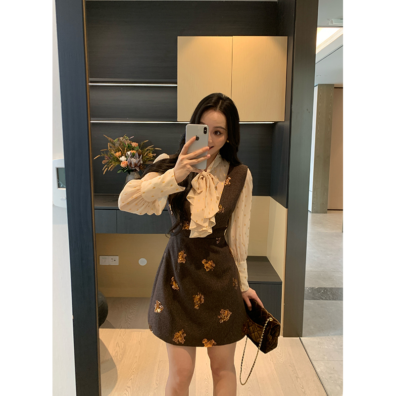 XINYI【鎏光千金】秋季呢料外套+衬衫+背带裙三件套女X625A03498