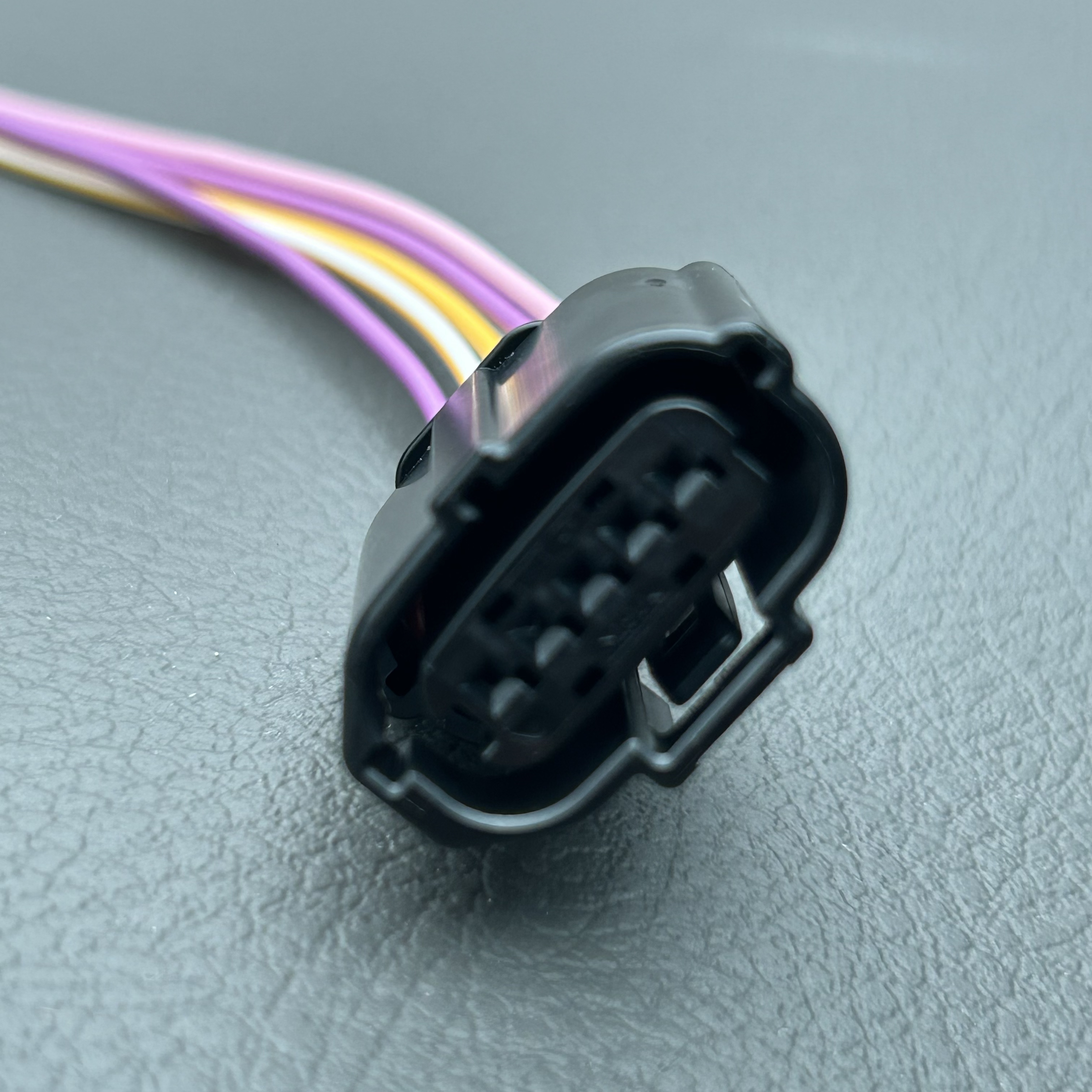 六代凯美瑞空流插头，通病虚接，导致费油和抖动，混合气浓，更换解决