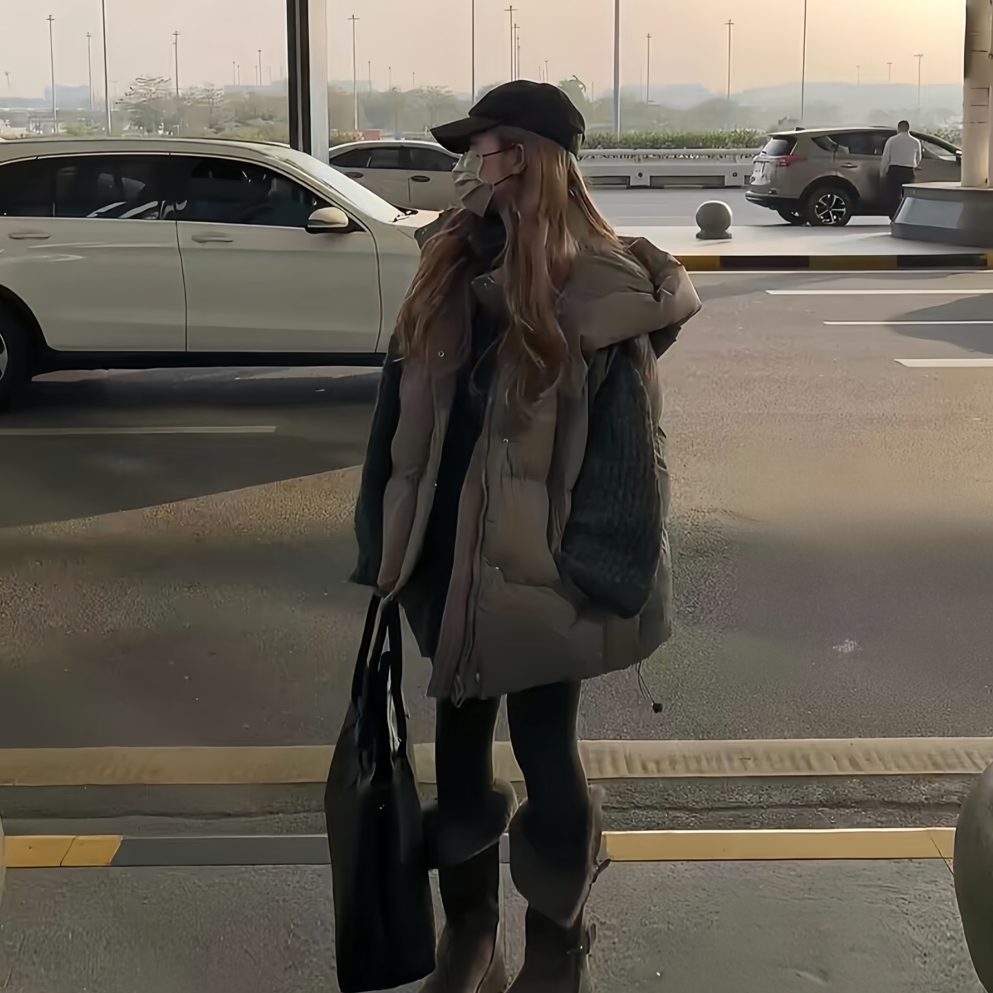 2025秋冬新款白鸭绒羽绒服马甲背心女中长款连帽外穿坎肩马夹外套