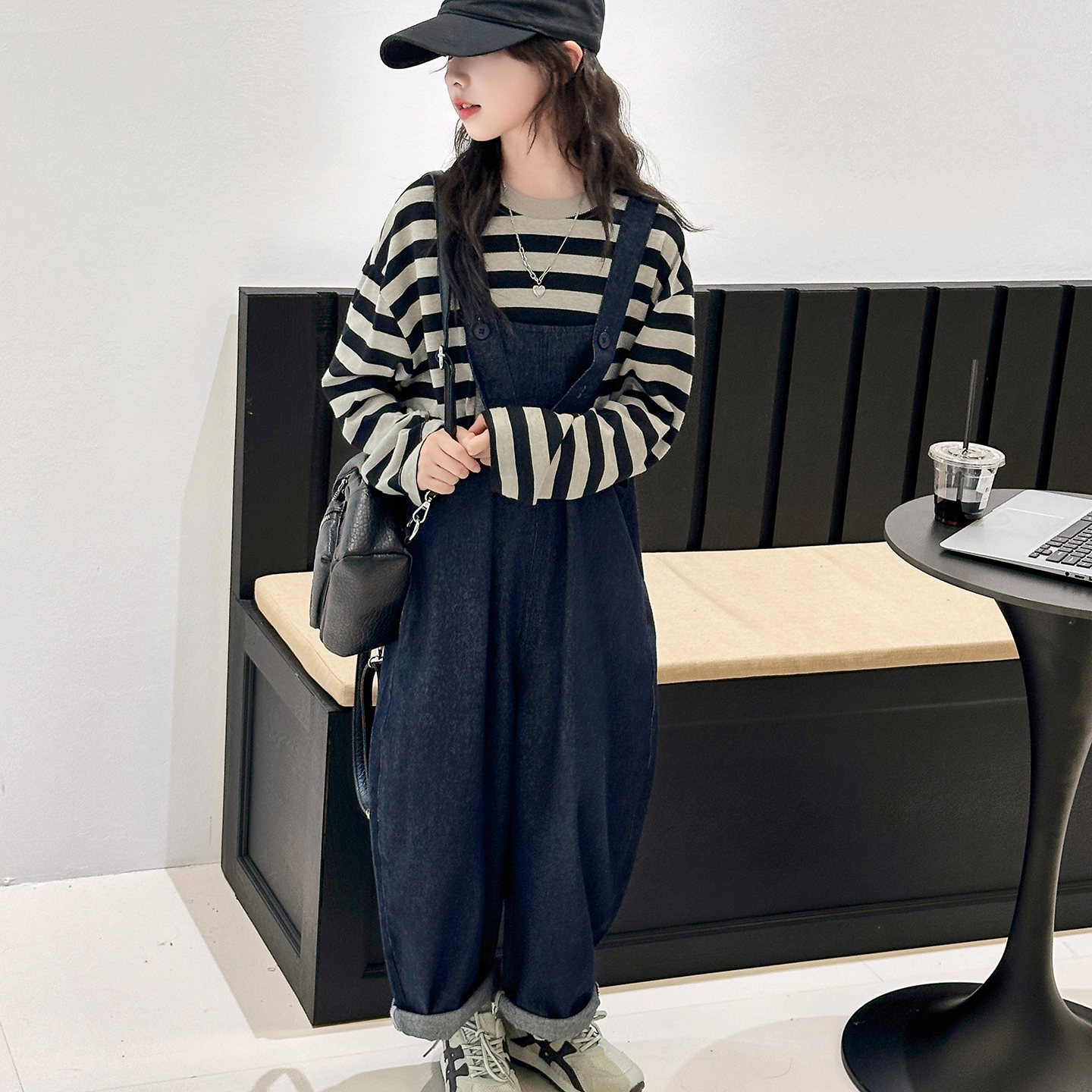 女童牛仔抱婴袋裤套装春秋2025新款女大童覆古连身裤秋装条纹两件