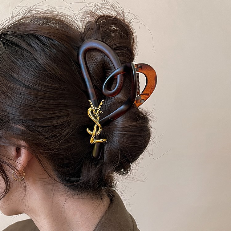 亚克力爱心字母抓夹女2025新款高端脑勺大号高级感鲨鱼夹子饰