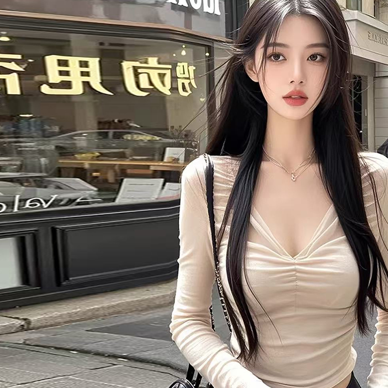 辣妹纯欲风短款长袖上衣春秋2025新款设计感褶皱V领内搭打底衫女