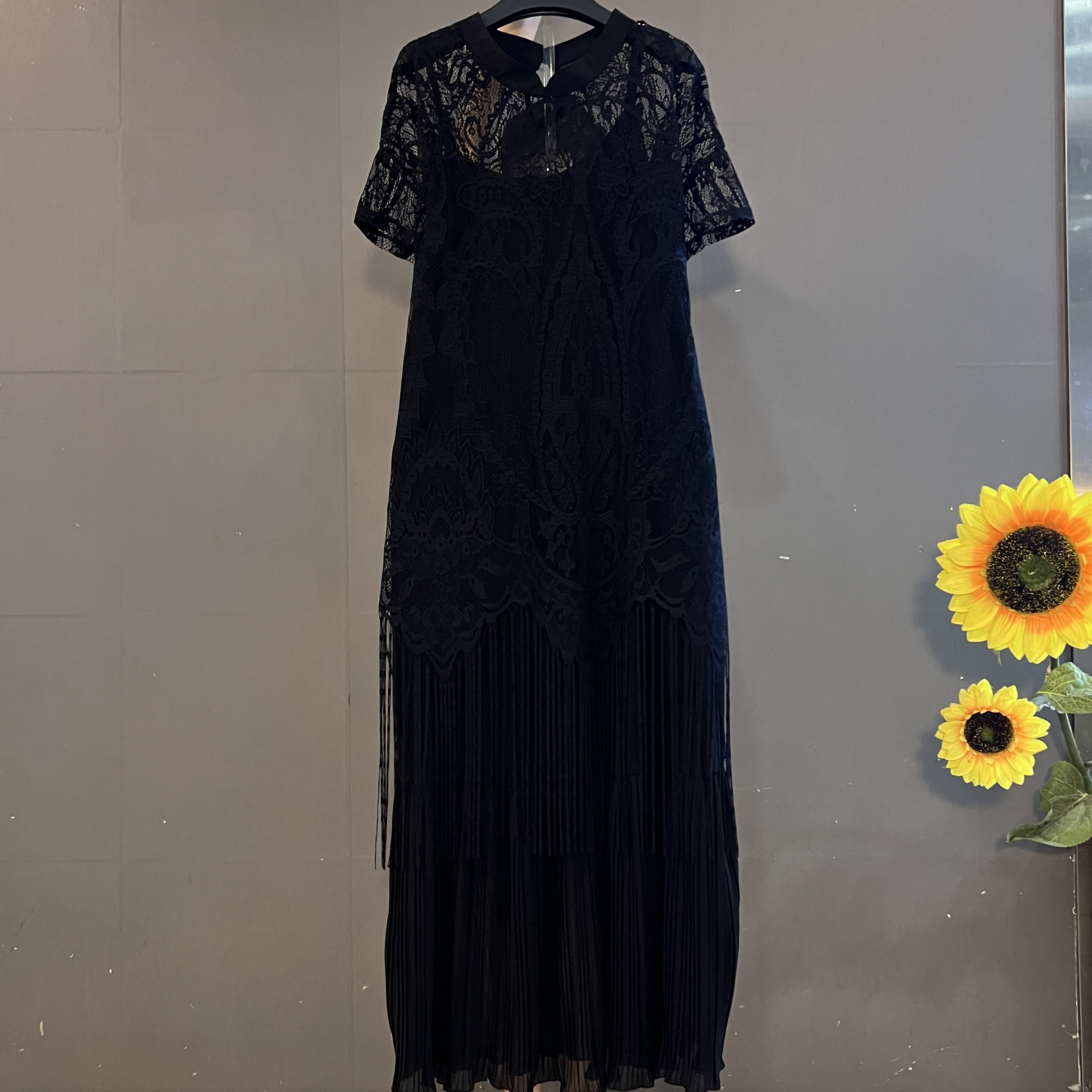 法式赫本风蕾丝流苏吊带裙气质显瘦中长款两件套