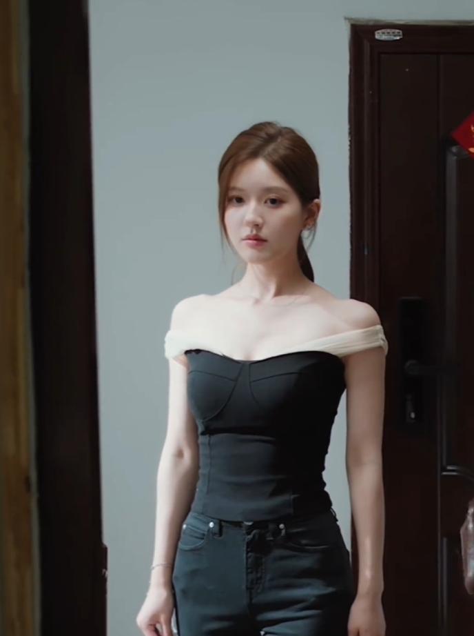 【赵露思同款】许妍同款秋季新款深V拼接网纱吊带上衣配显瘦长裤子