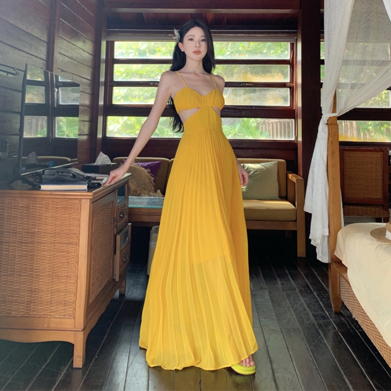 高端礼服裙巴胺设计感长裙海边度假露背吊带连衣裙沙滩裙长裙