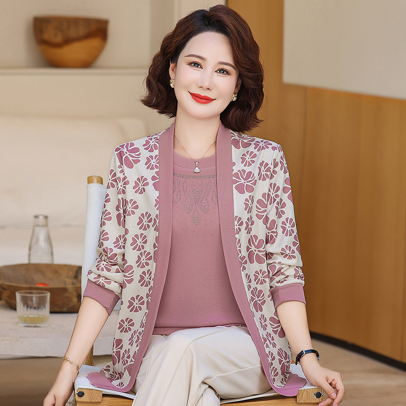 中老年妈妈秋装薄款两件套针织衫上衣服时尚小衫开衫短款针织外套