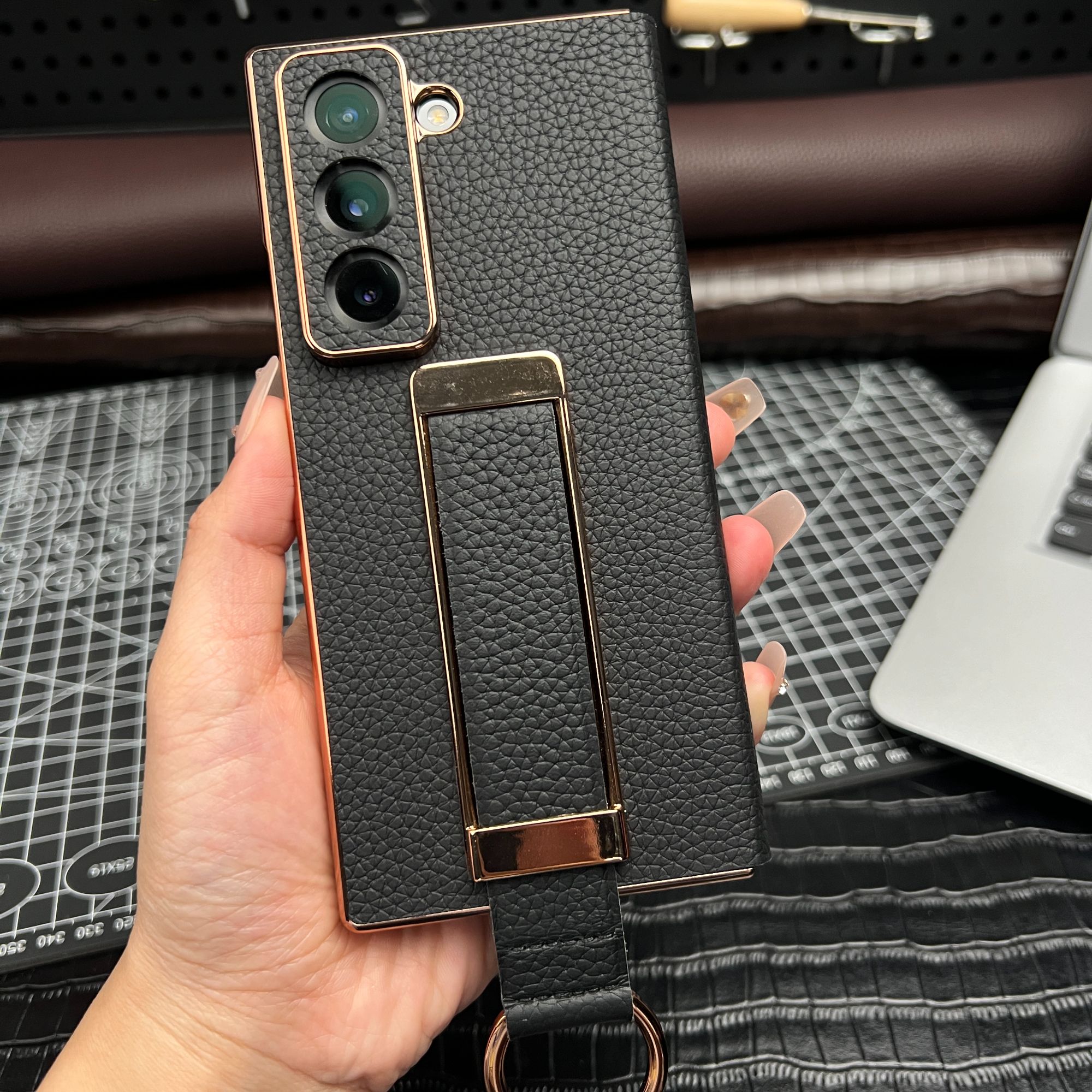 莎浩顺丰 适用于三星W25手机壳w26真皮翻盖Fold7腕带支架商务皮套