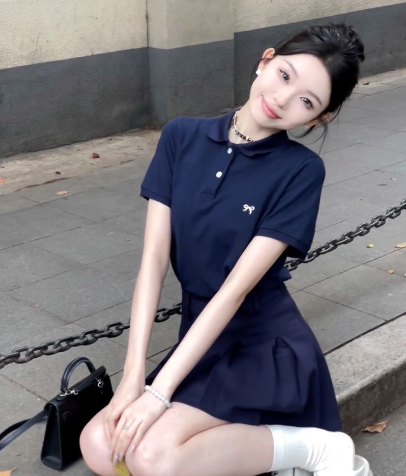 夏季新款休闲透气百搭简约风蝴蝶刺绣POLO领女T恤高腰显瘦百褶裙