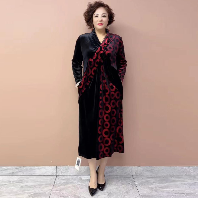 长袖交叉领贵夫人原版秋冬加肥加大码进口丝绒阔太太中长款连衣裙