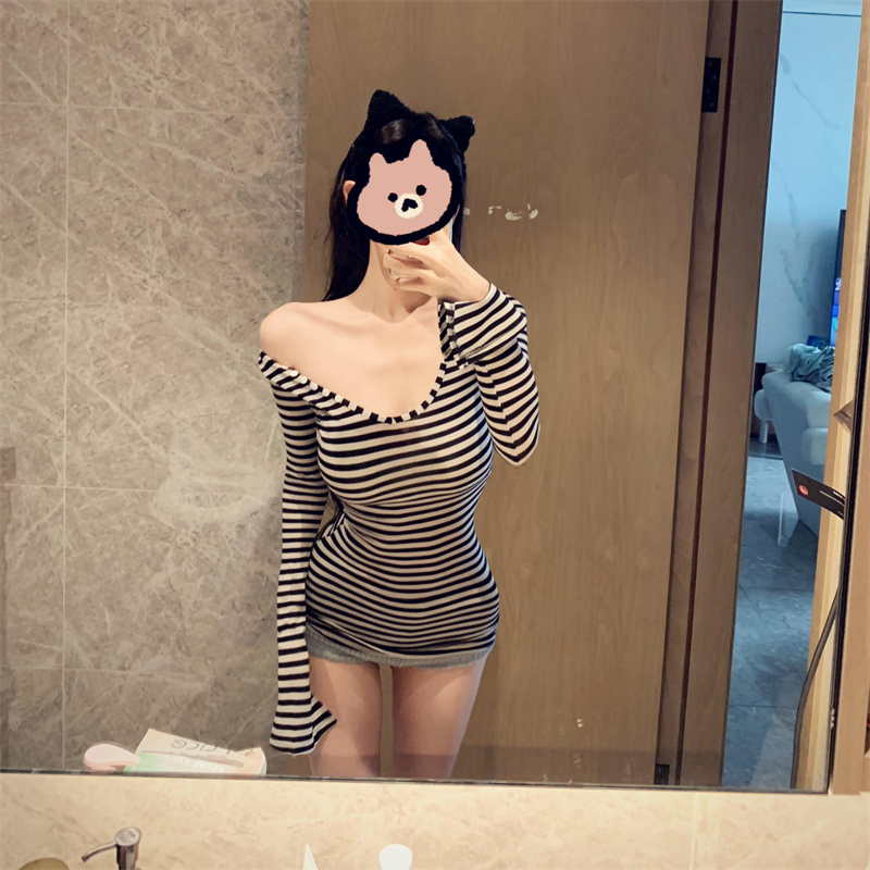 纯欲显胸大辣妹大v领排扣条纹长袖弹力薄t恤女纸片人紧身气质上衣