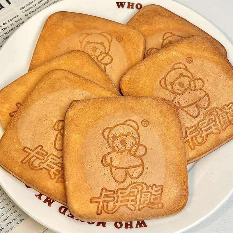 卡宾熊散装方形蜜松煎饼饼干独立包装开袋即食酥脆口感办公室零食