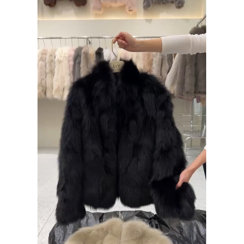2025冬季新款赫本风黑色毛茸茸保暖短外套小个子显瘦百搭长袖上衣