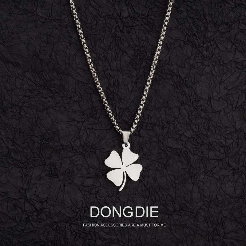钛钢项链 不掉色镜面四叶草项链男女轻奢小众百搭配饰街头毛衣链