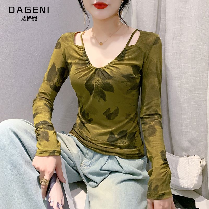 设计感吊带v领印花网纱上衣女秋季新款独特别致长袖t恤修身打底衫