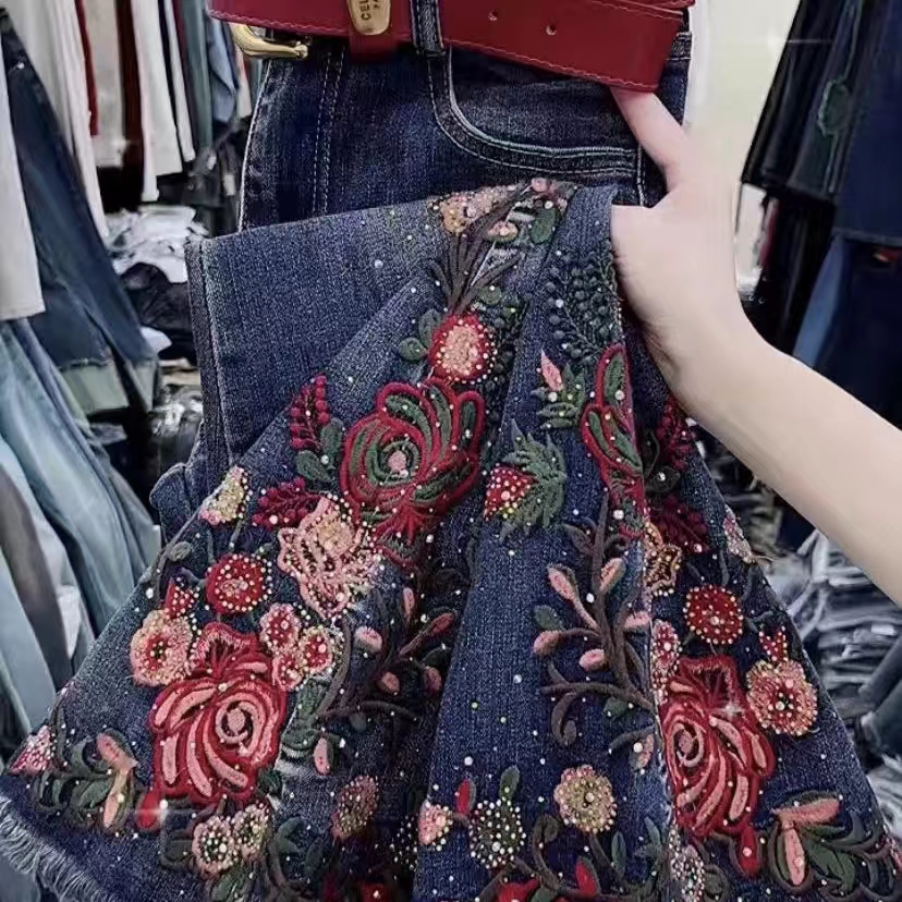 9001新款重工纂毛边超弹微喇牛仔裤（不送腰带）