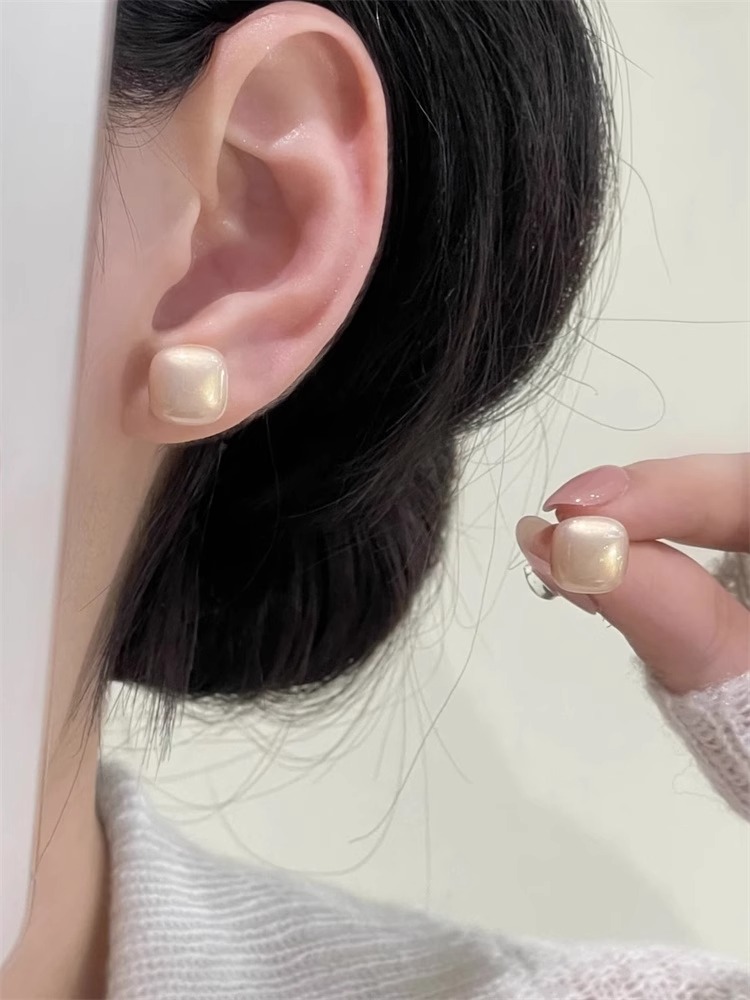 铜合金耳饰 小众设计甜美方珠耳钉女2024新款爆款925银针百搭耳环