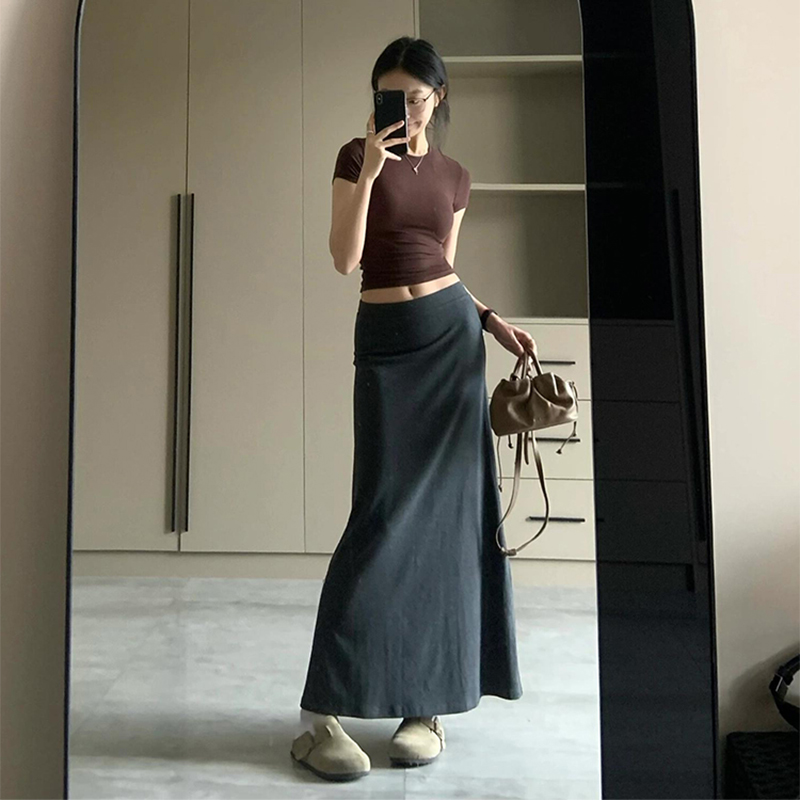 灰色高级感针织半身裙女春夏2025新款高腰遮胯显瘦直筒裙a字裙子