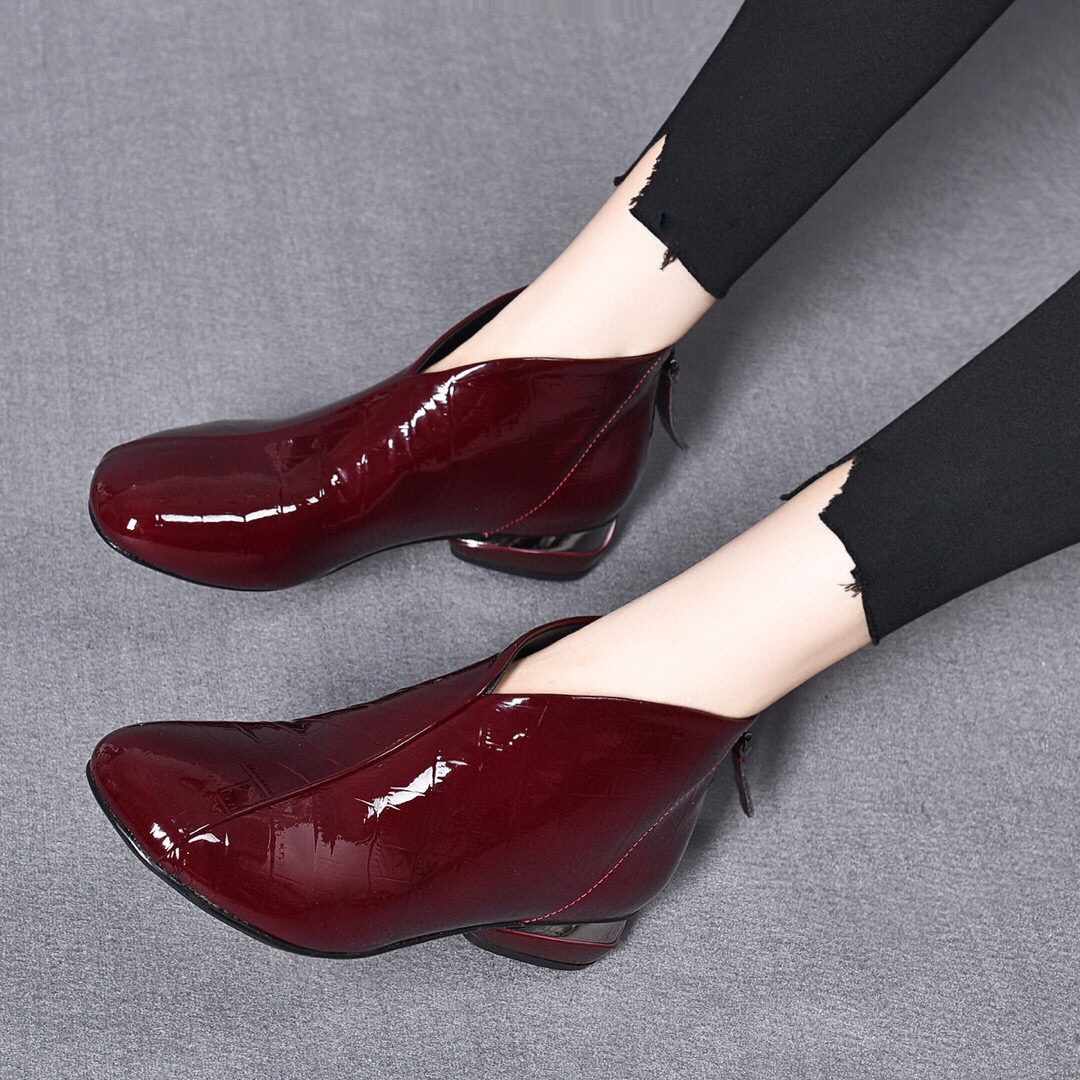 安可拉红牛漆皮软底软面短靴女2024年秋冬圆头粗跟不累脚亮面女靴