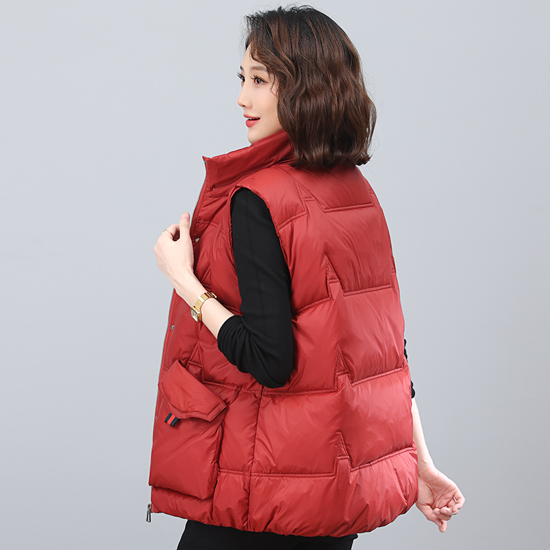 轻薄羽绒服马甲女冬季2024新款妈妈洋气休闲立领短款马夹背心外套