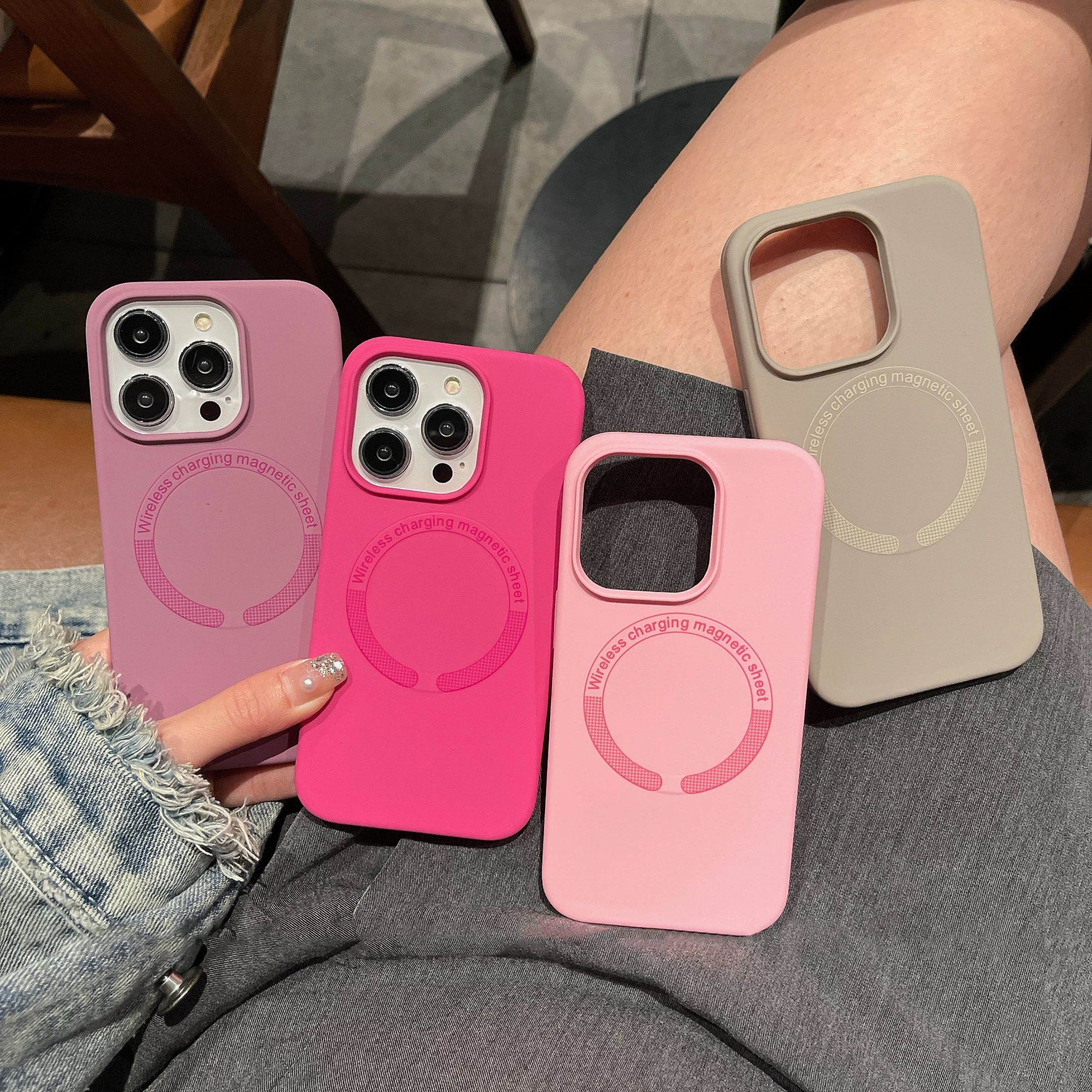 欧克里里多色简约磁吸适用苹果15/16手机壳iPhone13/12男14女KK壳