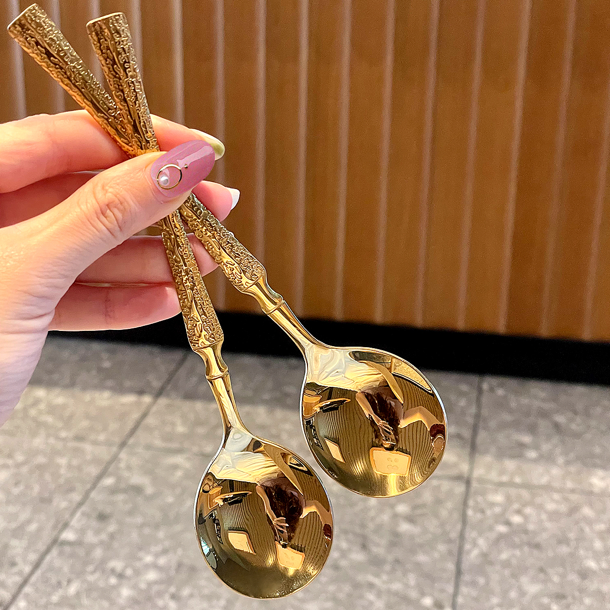 网红款精致高颜值不锈钢西瓜勺子家用长款喝汤勺圆头吃饭勺汤匙