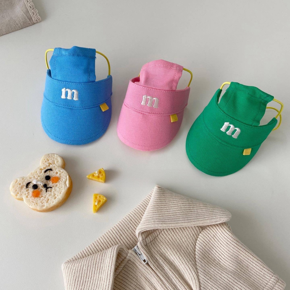 狗狗遮阳帽露耳朵宠物泰迪比熊太阳帽网红刺绣小狗棒球帽猫咪帽子