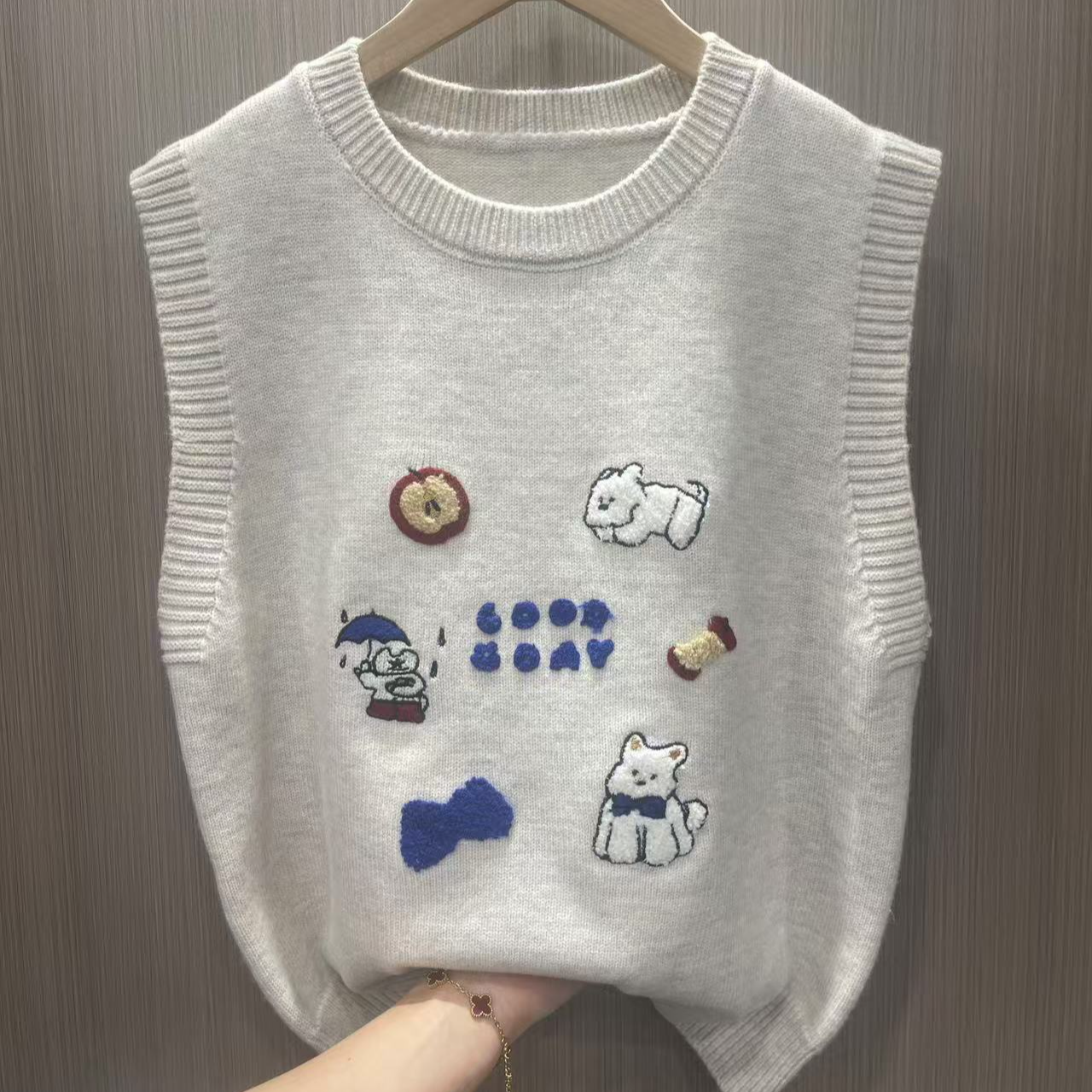 学院风刺绣毛衣马甲女秋冬2024新款针织减龄马甲女款2025新款爆款