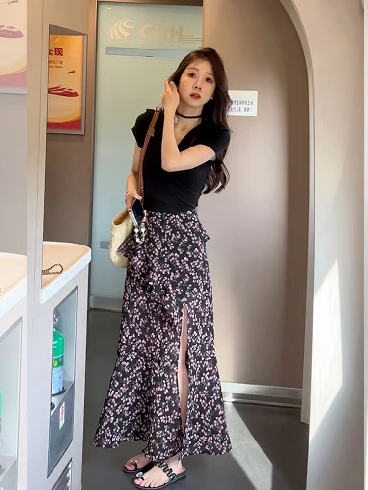 【玫瑰岛屿】时尚2025新款高贵设计感黑上衣+百搭高腰碎花鱼尾裙