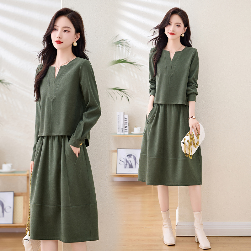 休闲时尚套装裙女2025年秋季新款高级感洋气减龄宽松半身裙两件套