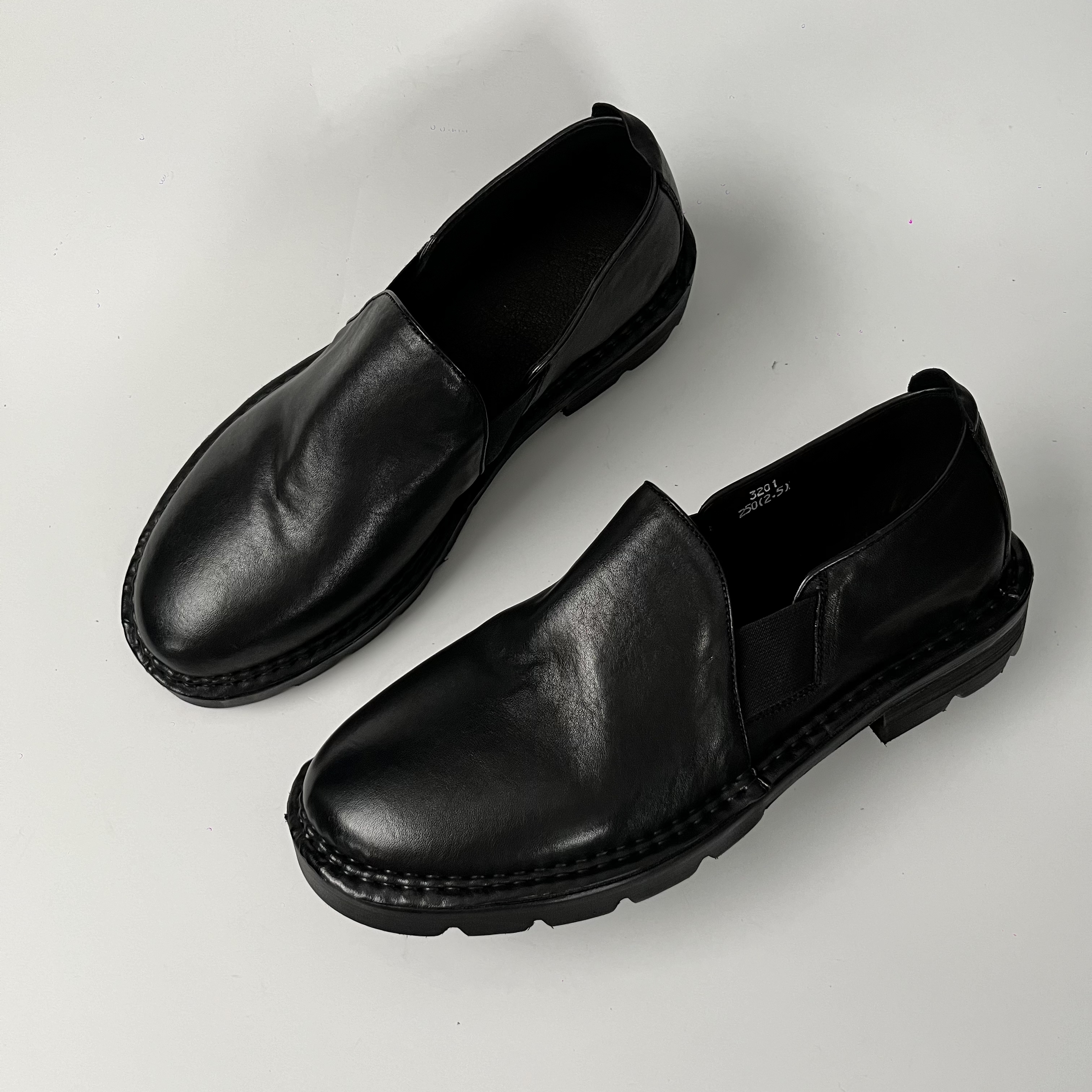 男士休闲皮鞋时尚舒适百搭圆头真皮透气黑色软底英伦风夏季潮流