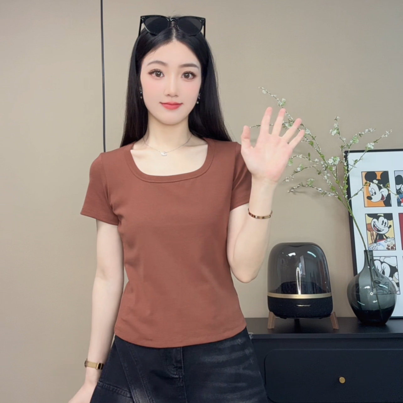 方领露锁骨短袖T恤女2025夏季新款修身显瘦高弹力百搭休闲上衣