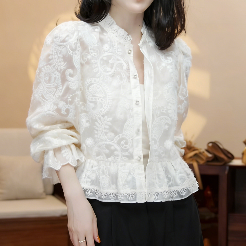 秋冬新款时尚百搭法式设计重工董丝镂空花苞上衣LK2509058