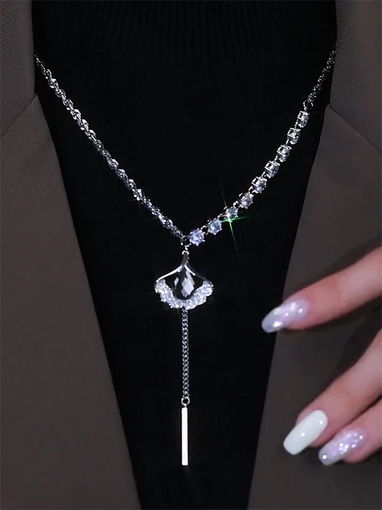 钛钢项链 2025年新款潮秋冬银杏叶毛衣链女轻奢小众设计高级网红