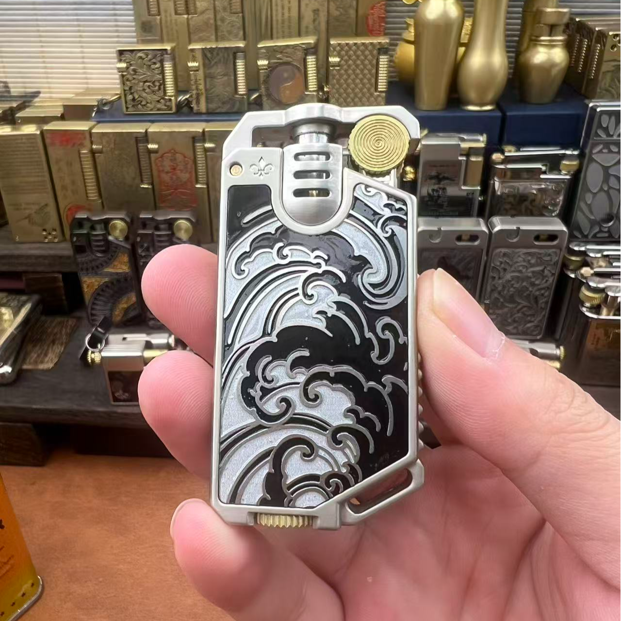 首领新款弯刀煤油打火机风生水起+鎏金唐草复古砂轮点火送男友礼