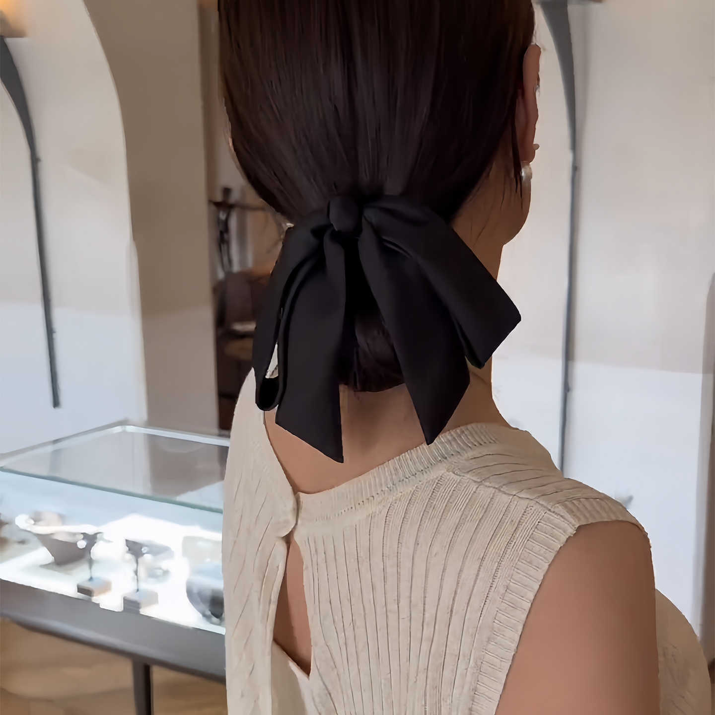 气质低丸子头黑色缎面蝴蝶结弹簧夹头饰2025新款后脑勺马尾发夹女