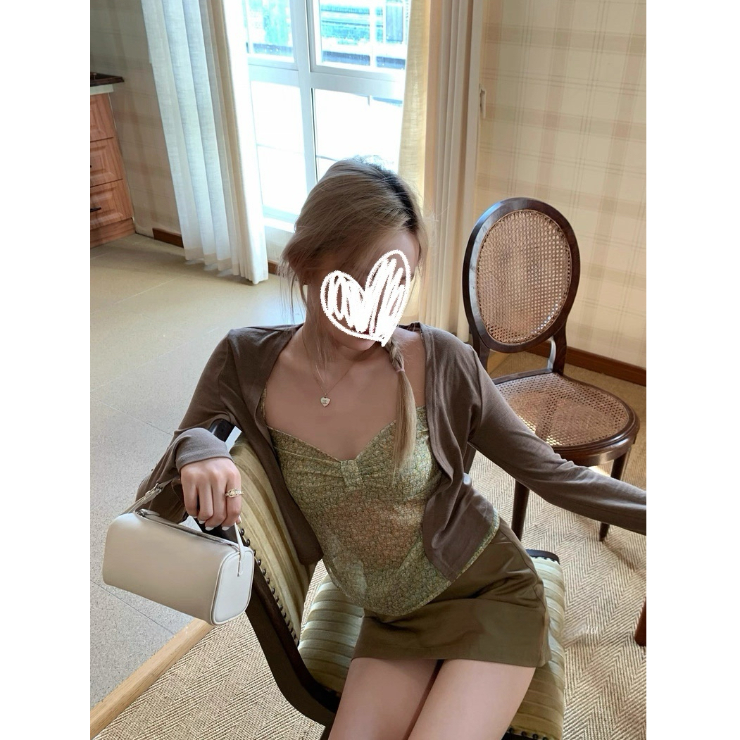 布鲁诺小菊 修身碎花吊带背心女2025早秋新款内搭无袖上衣